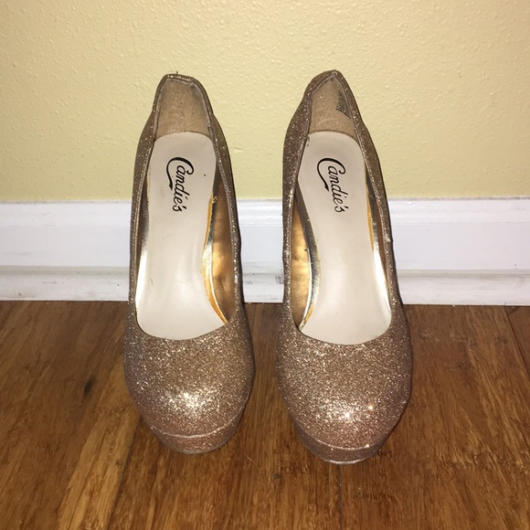 Gold Sparkly Pumps Candie’s Size 8 - Picture 2 of 2